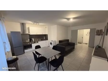 t2 meublé 51m2 avec balcon et parking