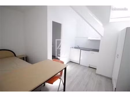 studio 1 pièce 14 m²