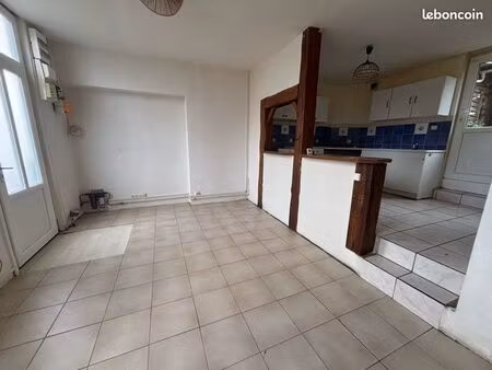 maison de ville  70 m²