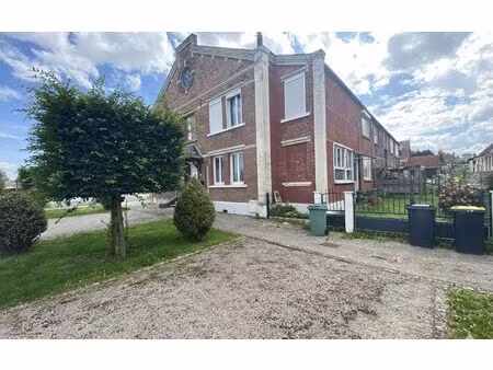 location maison  m² t-5 à charmes  755 €
