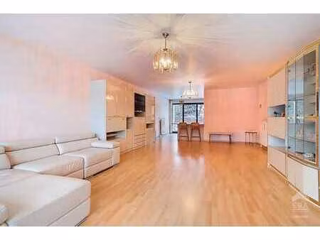 lumineux appartement 2 ch - proche des commodités - peb b