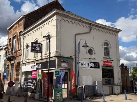 maison de commerce idéalement située