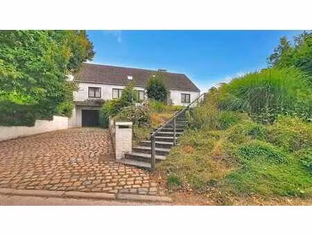 au grand calme spacieuse villa