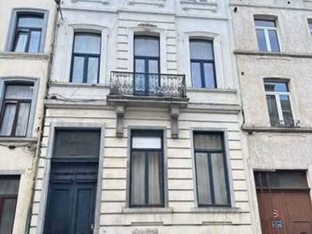 immeuble de rapport 3 unités reconnue  excellent rendement