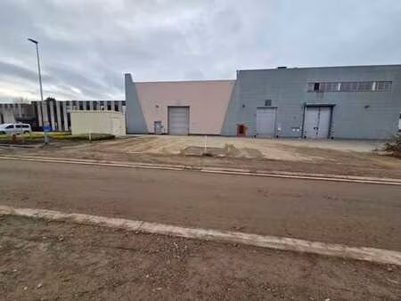 entrepôt de 1.358m²