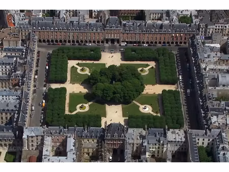 appartement 19.5m² place des vosges rdc liberale possible