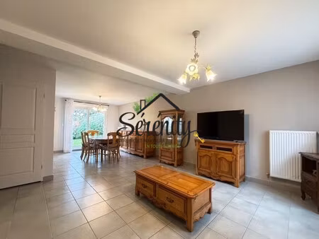 maison individuelle  3 chambres  garage.