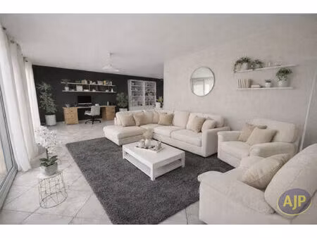 maison saint etienne de montluc