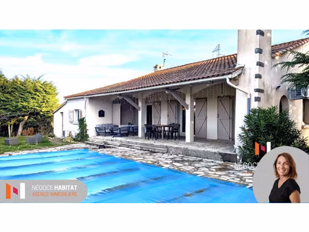 villa plain pied piscine studio terrain 4000 m2