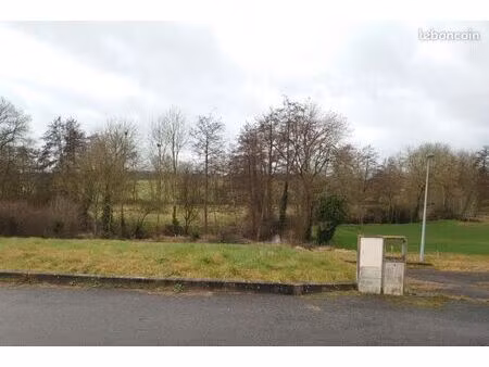 terrain 789 m² arrou