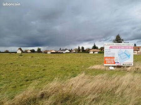 terrain 807 m² surville