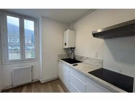 location appartement  58 m² t-3 à mazamet  520 €