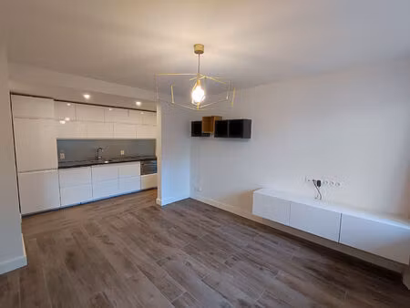 beau 3 pièces dans résidence calme proche gare de sèvres ville-d'avray