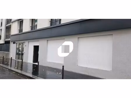 location commerce paris 75018