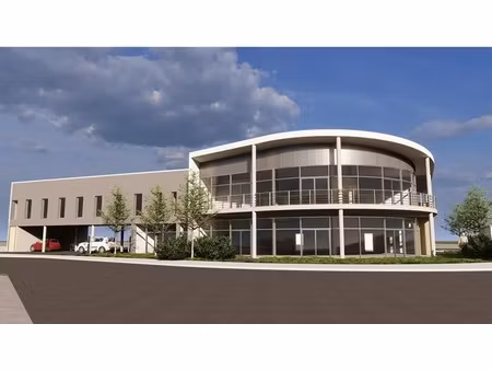 a louer  saint gilles croix de vie  zone dynamique  cellule brute de 266m2 a amenager