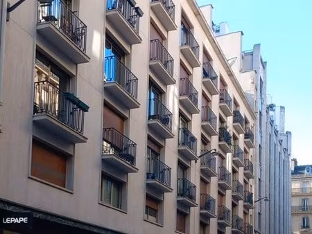 vente studio rue d'artois 75008