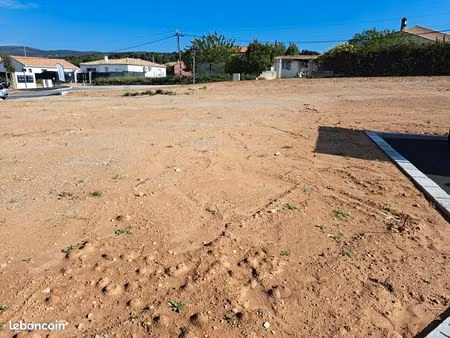 terrain 600 m² pourrieres