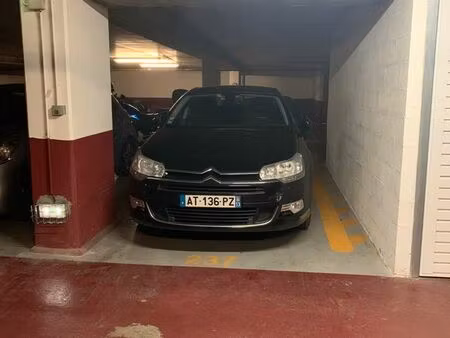 parking couvert sécurisé