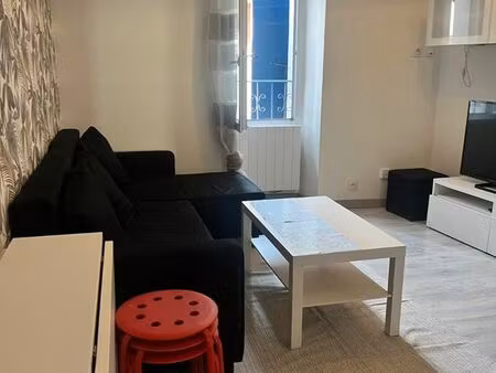 17 km d'aix en provence t2 rénové meublé prix parking