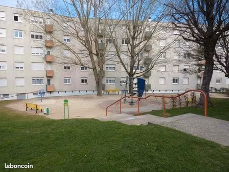 appartement 4 pièces 79 m²