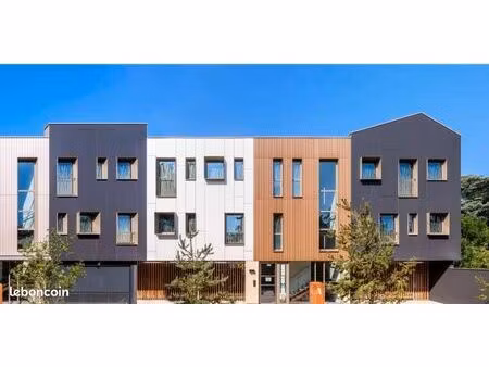 place de parking sécurisée