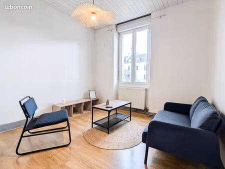 meublé chauffage et box inclus - plein centre