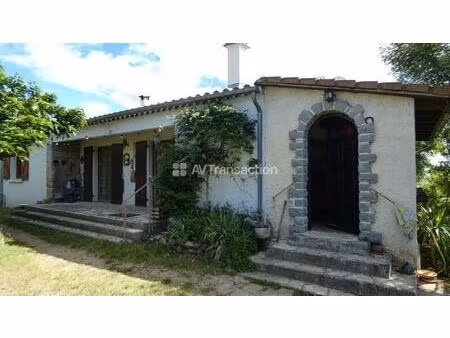 maison de plain pied sur 1325 m² de jardin