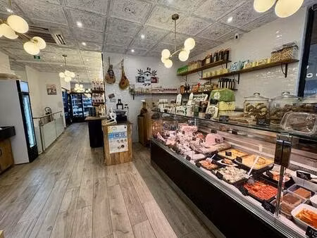 local commercial au coeur au quartier becon courbevoie