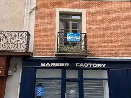 centre-ville de vitré  immeuble à usage mixte sur 5 niveaux au 22 rue duguesclin et au 14 