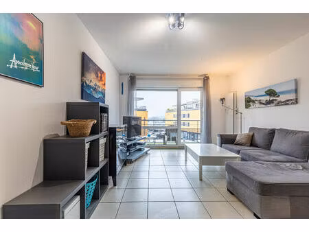 agence immobiliere laforet - 'lunaria' - annecy - pringy - appartement t3 de 57m² - balcon