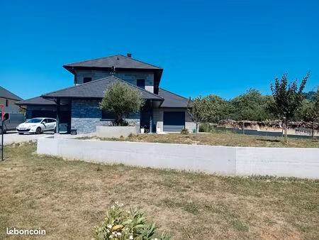 maison récente 3 minutes du péage