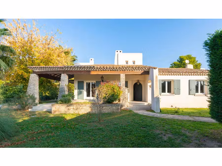 villa d'exception 5 pièces 221 m2