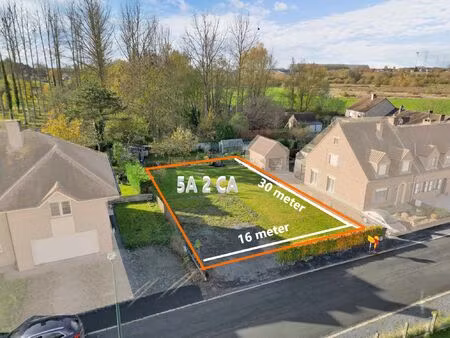 perceel voor open bebouwing van 5a 02ca met rustige ligging!