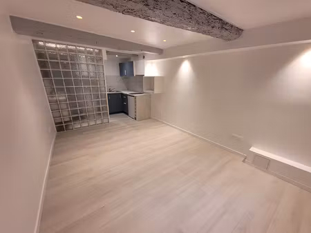 studio refait à neuf - 17 91 m2