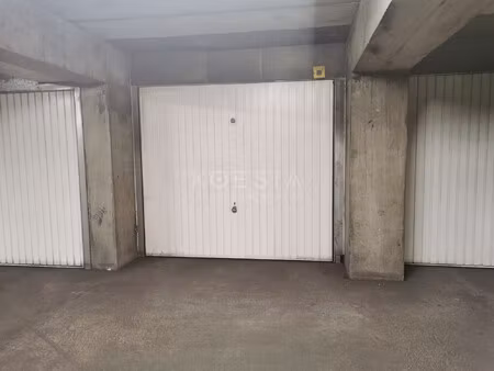 garage fermé sécurisé - centre ville