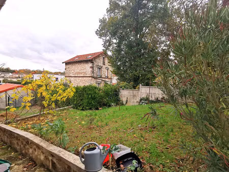 maison avec terrain au calme - 10 min gare