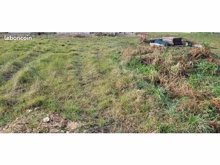 terrain 630 m² averdon