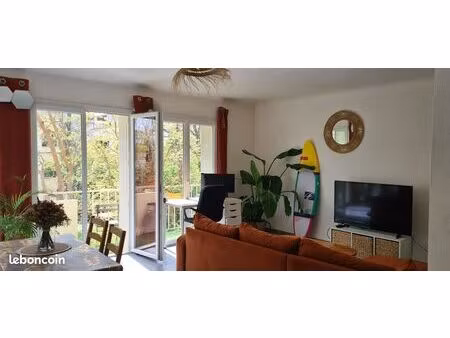 appart 3 pièces 68 m² (entre près d'arènes & port mariane)