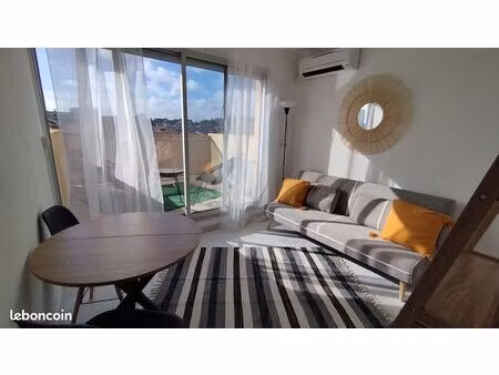 studio meublé  avec terrasse