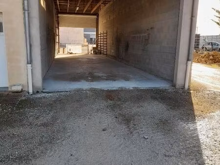 location entrepôt local