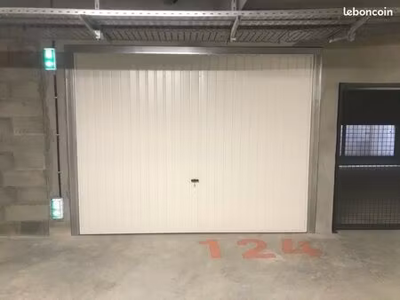 garage/box