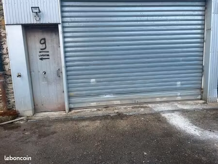 local de stockage 60m2