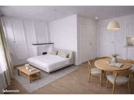 location studio refait à neuf