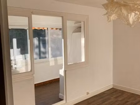 studio 25 m2 à 3 mn à pieds de l'arrêt de tram