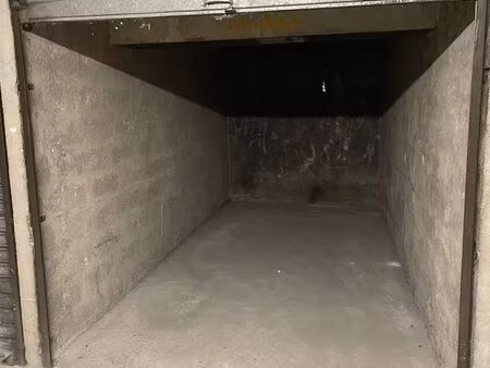 parking/box saint-denis centre