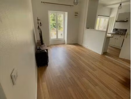 apt 2 pieces tres lumineux