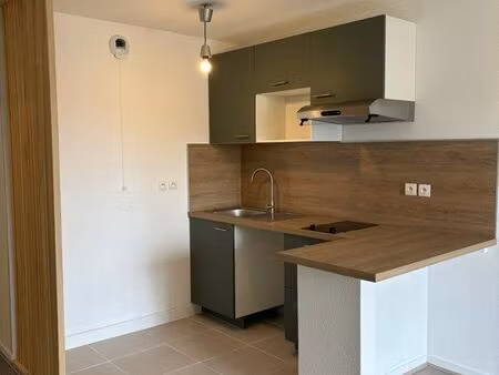 appartement t2 - 45m2 non meublé avec loggia