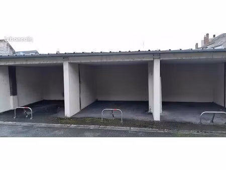 box couvert 13 m² – cour sécurisée