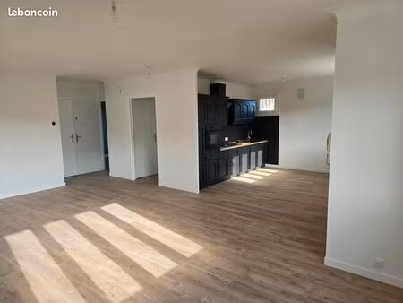 maison familiale 127 m² rénovée 2025 – 4 ch – garage double – jardin clos et arboré– 1 350