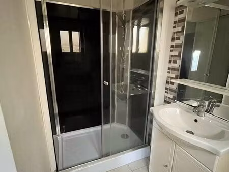 location près de segré  bois ||